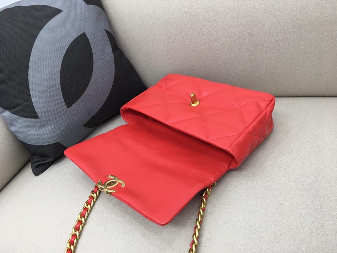 Lambskin 19 Large Handbag Flap Bag AS1161 Red